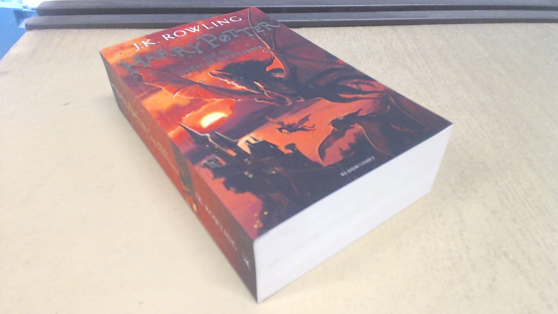 Front cover of the book 'Harry Potter and the Order of Phoenix' by Rowling, J.K..