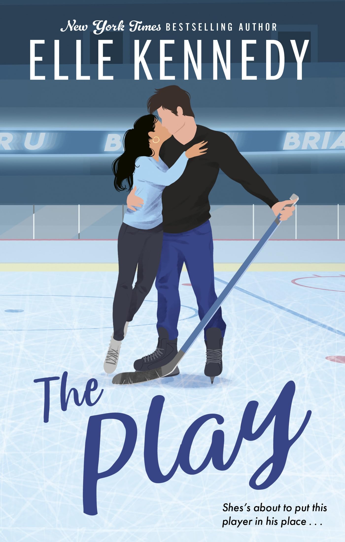 Front cover of the book 'The Play: the must-read, sports romance and TikTok sensation! (Off Campus and Briar U Books)' by Elle Kennedy.