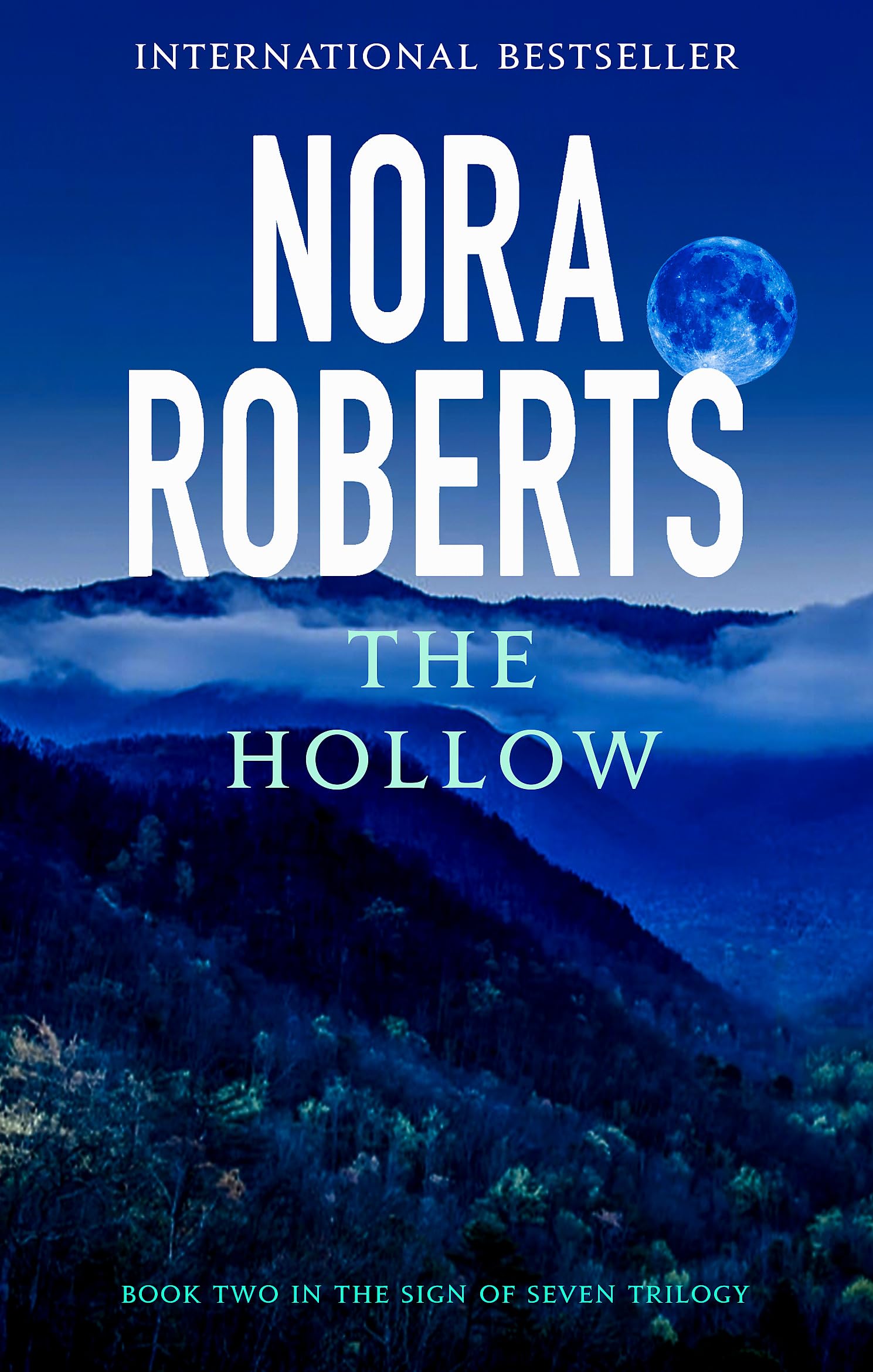 Front cover of the book 'Hollow' by Roberts, Nora.