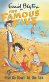 Front cover of the Paperback book 'The Famous Five 12: Five go Down to the Sea Blyton, Enid' by Na.