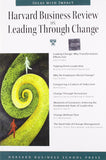 Front cover of the Paperback book 'Harvard Business Review on Leading Through Change (Harvard Business Review Paperback Series)' by Na.