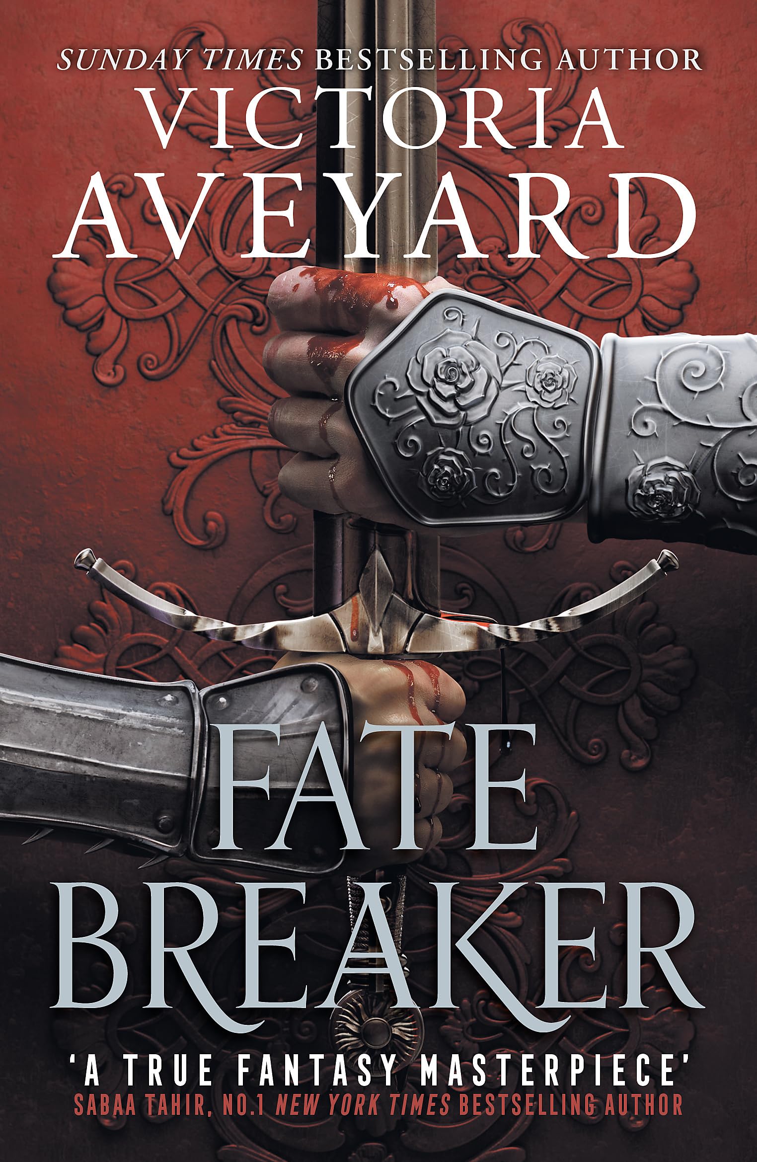 Front cover of the book 'Fate breaker' by Victoria Aveyard.