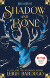 Front cover of the book 'Shadow & Bone' by Leigh Bardugo.