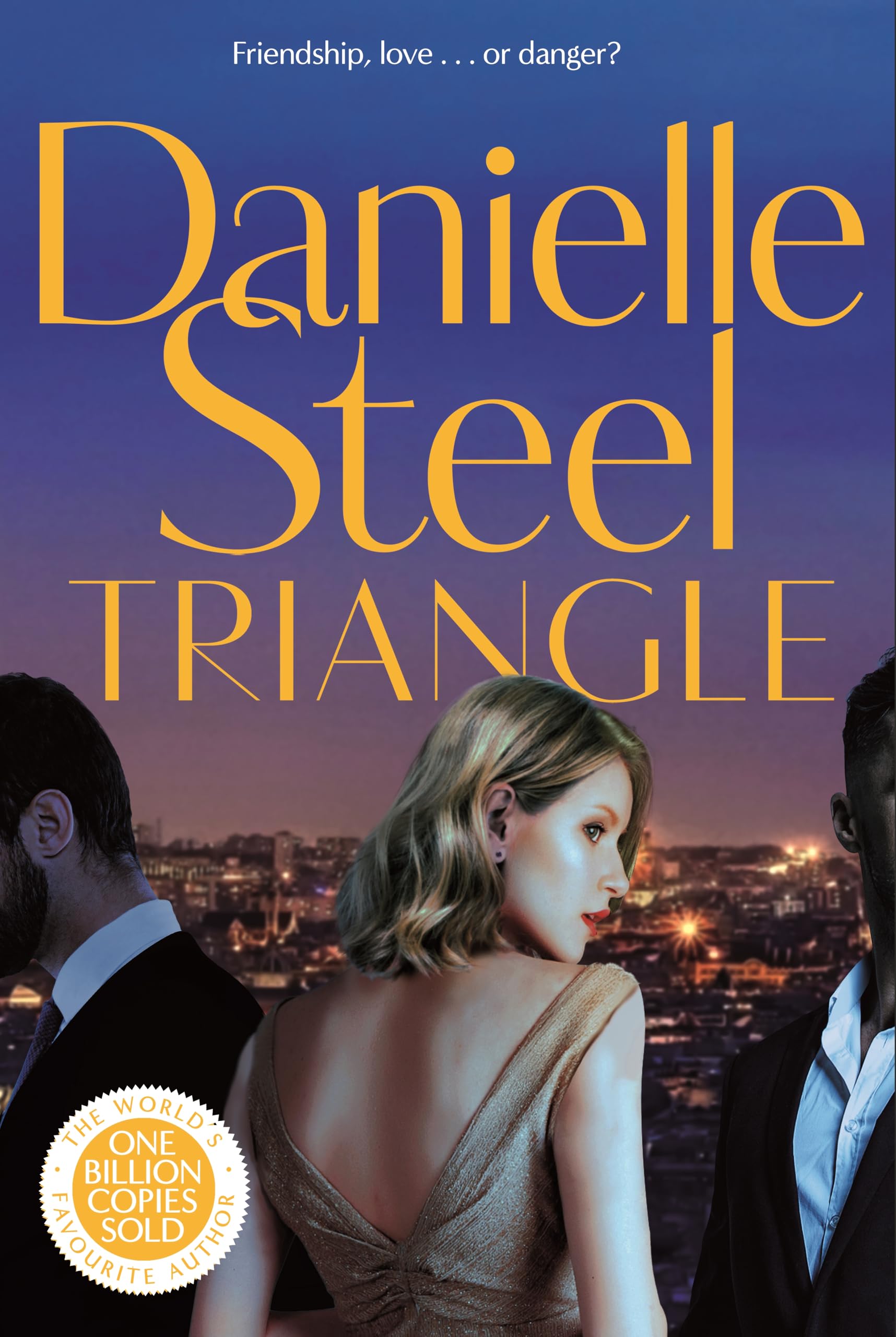 Front cover of the book 'Triangle' by Danielle Steel.