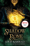 Front cover of the book 'Shadow and Bone: A Netflix Original Series: Leigh Bardugo' by Leigh Bardugo.