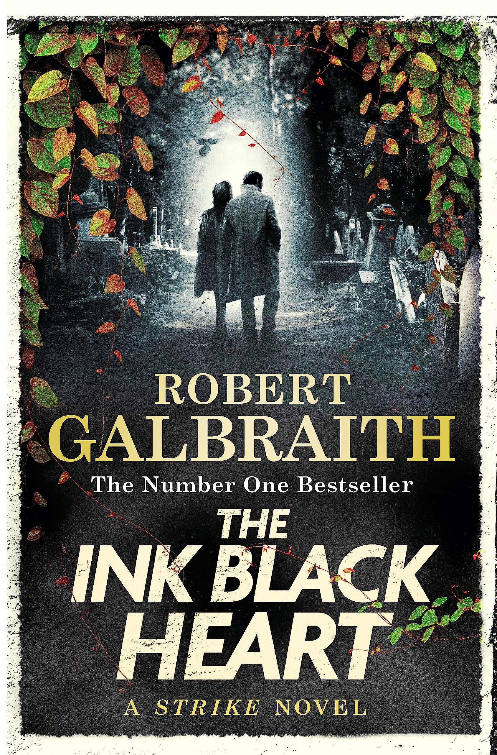 Front cover of the book 'The ink black heart (strike 6)' by Galbraith Robert.