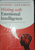 Daniel Goleman Emotional Intelligence PaperbackÐ  by Daniel Goleman