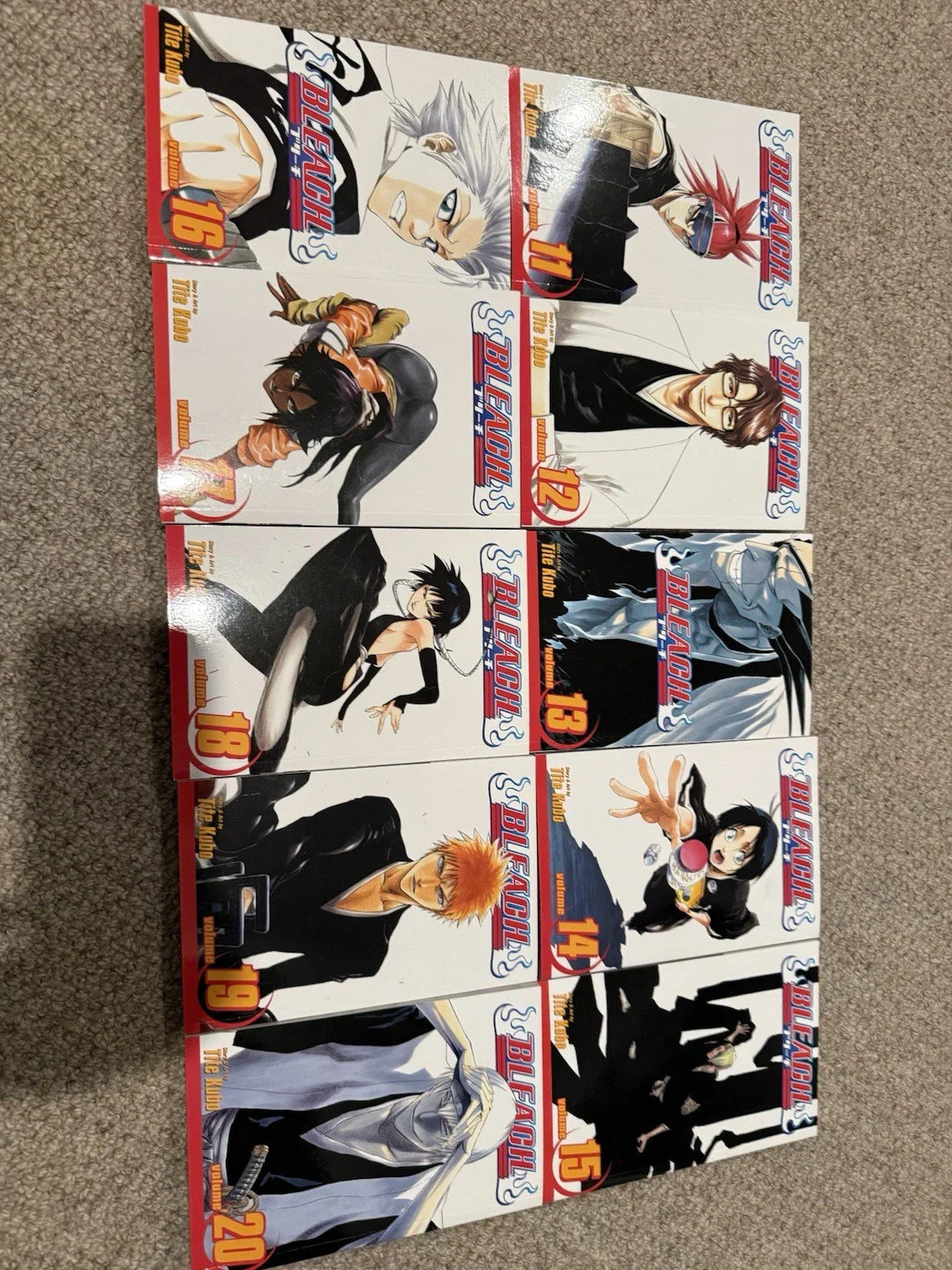 Bleach Manga by Tite Kubo Volumes 1-74 - Full/Loose Set Story in English from Viz Media 🎁 Freebie: A free Manga Wall Poster - NYBooksHub